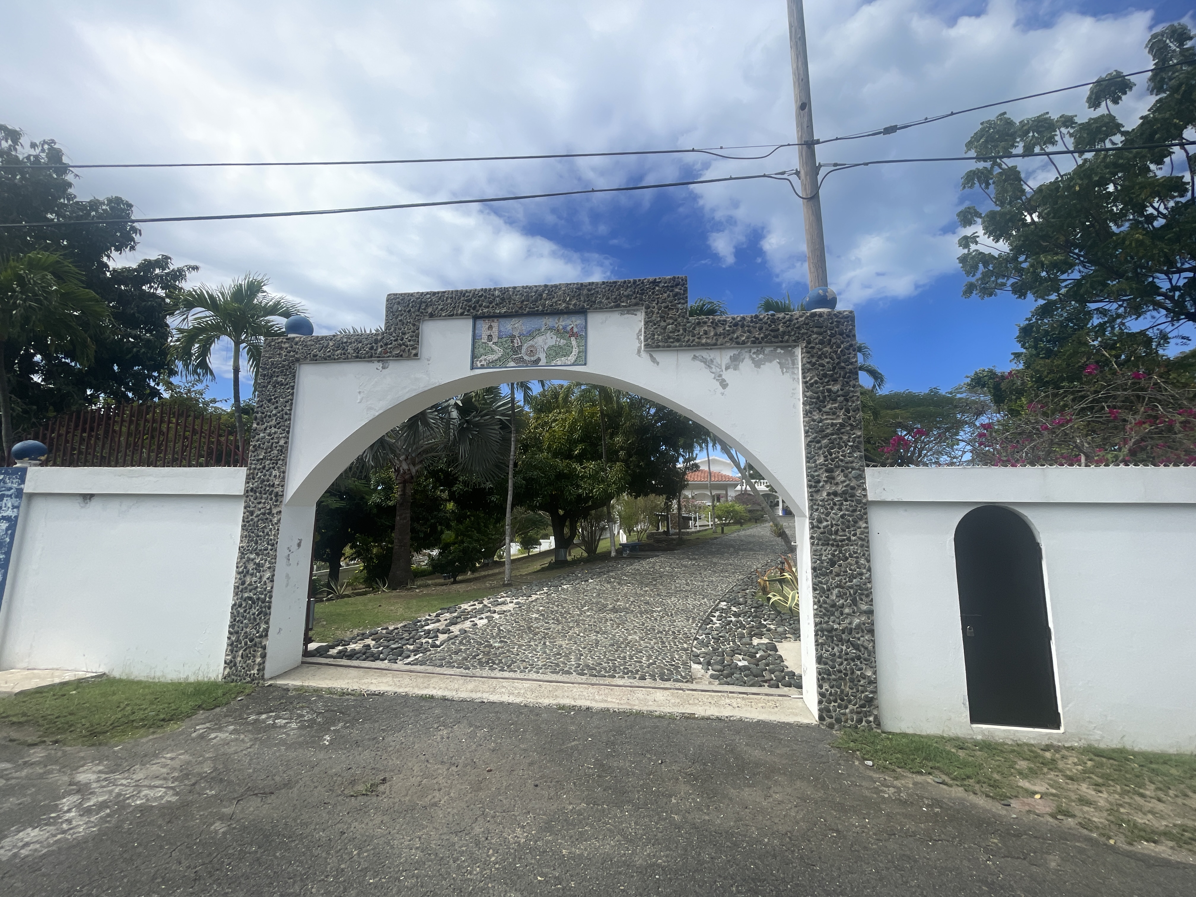 Entering Nava Del Rey 1